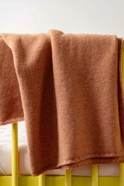 CaramelKids Caramel BABY KNITTED BLANKET 85 X 68 CM - TOFFEE