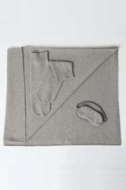 SanticlerCLOUD NINE CASHMERE TRAVEL SET IN HEATHER GREY 6 SanticlerCLOUD NINE CASHMERE TRAVEL SET IN HEATHER GREY -Fashion comprehensive store CLOUD NINE CASHMERE TRAVEL SET IN HEATHER GREY 20220930082203 2