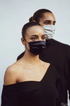 KES NYCPeace 5 In 1 Face Covering - The Minimal Set