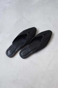At Dawn.Leather Slides - Cream/Black -Fashion comprehensive store Sample Leather Slides 20231028003623 3