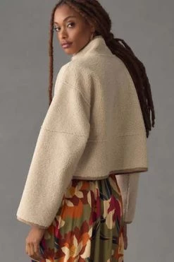 VelvetKelly Short Sherpa Jacket - Sand/Black -Fashion comprehensive store Velvet Kelly Short Sherpa Jacket 20230826051445 2